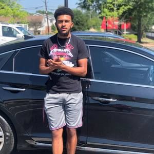 Meet your Posher, Malik